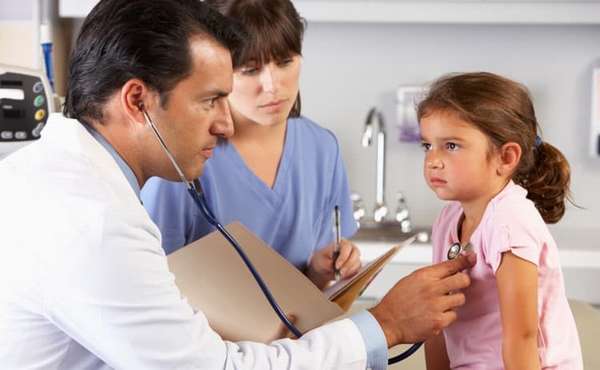 Некоторые болезни могут нарушить график вакцинации детей.