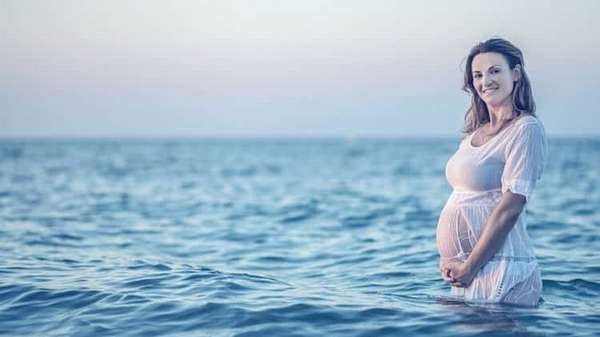 можно ли при беременности купаться в речке