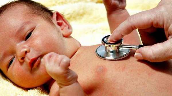 Если вовремя не принять меры, особенно, если насморк у малыша стал следствием инфекции, можно попасть в больницу.