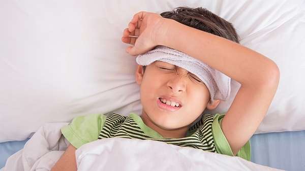 Узнайте также, какие симптомы пневмонии у детей без температуры.