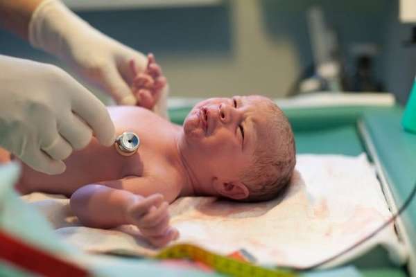 Узнайте, каковы признаки гипоксии у новорожденных.