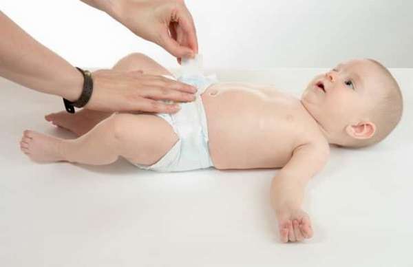 Как менять памперо новороджденному