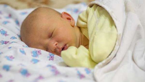 Если все хорошо, симптомы желтушки новорожденного проходят к концу первого месяца жизни.