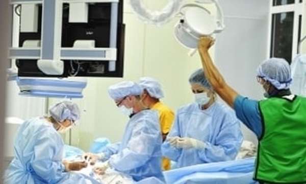 Проведение операции на яичниках у женщины
