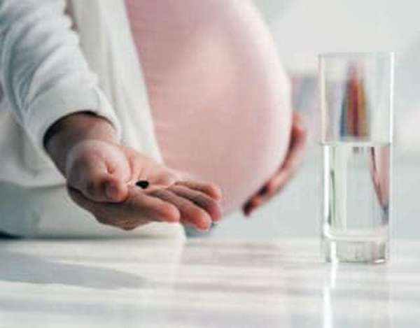 Безопасно ли пить активированный уголь во время беременности
