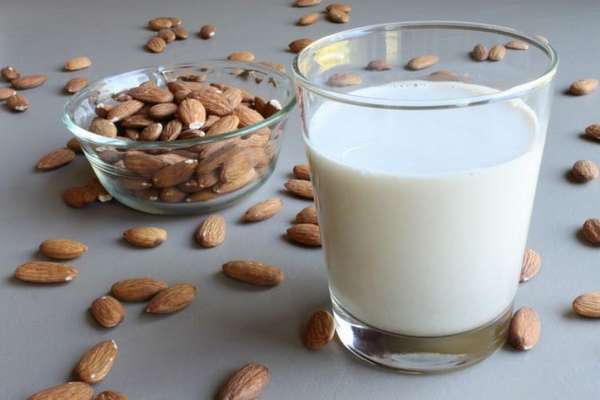 Орехи и молочные продукты положительно влияют на качество спермы.
