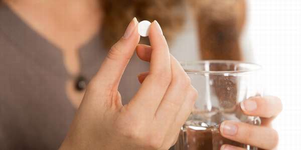 Приём гормональных таблеток при аденоме яичника