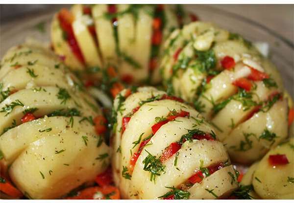 Картофель с помидорами