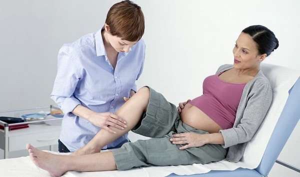 что делать при отеках ног при беременности 