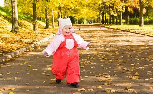 для профилактики важно заботиться не только о полноценном питании малыша, но уделять достаточно времени прогулках на свежем воздухе, физической активности.
