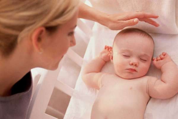 Аллергия может передаваться по наследству от родителей к ребенку.