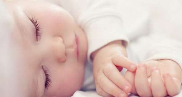 Что делать если ребенок в 2 месяца не спит днем