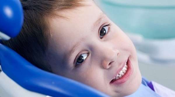 Очень важно понимать, что состояние молочных зубов ребенка напрямую влияет на его будущие постоянные зубки.