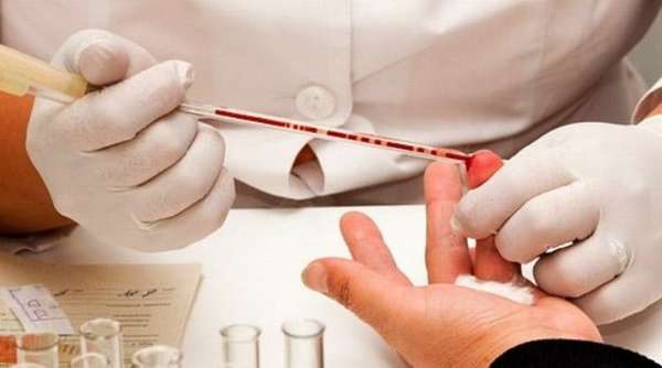 Чтобы точно знать, сколько действует прививка от гепатита Б, лучше всего перед ревакцинацией сдать анализ крови на антитела.